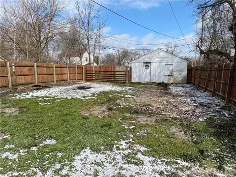 1376 W Pleasant St, Springfield, OH 45506 photo 3