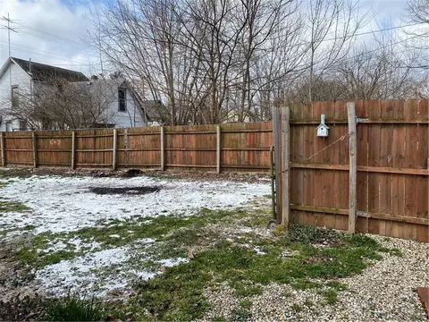 1376 W Pleasant St, Springfield, OH 45506 photo 5