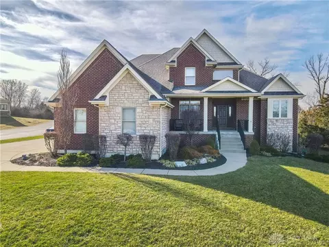 561 S Gebhart Church Rd, Miamisburg, OH 45342