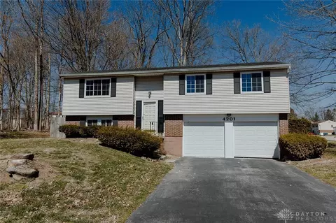 4201 Linchmere Dr, Dayton, OH 45415