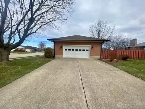 1513 Erika Dr, Springfield, OH 45503 photo 2