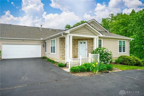 421 Bending Branch Ln, Miamisburg, OH 45342