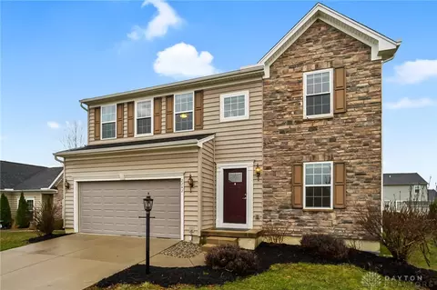 2242 Blazing Star Dr, Tipp City, OH 45371