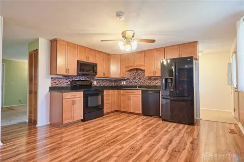 6908 Ginger Ave, Enon, OH 45323 photo 8