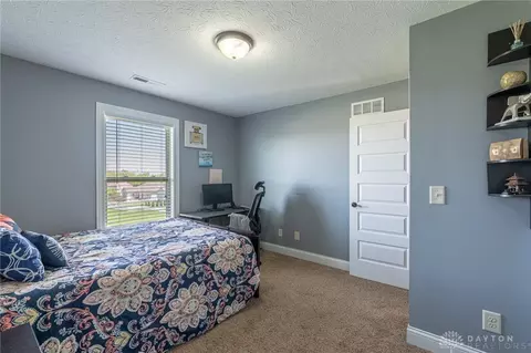 160 E Pugh Dr, Springboro, OH 45066 photo 18