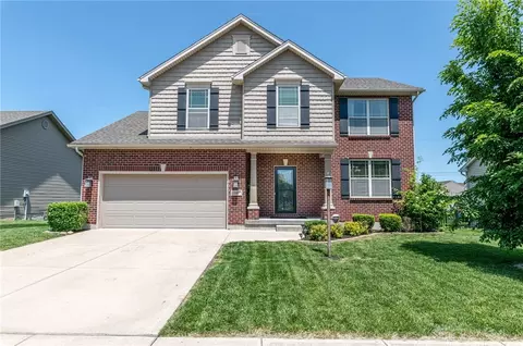 160 E Pugh Dr, Springboro, OH 45066