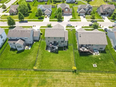 160 E Pugh Dr, Springboro, OH 45066 photo 3