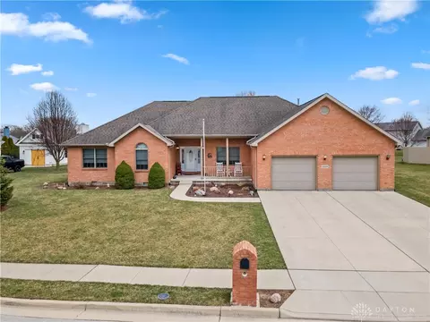 1015 Westview Dr, Piqua, OH 45356