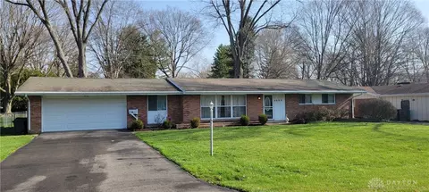 4098 Eckworth Dr, Bellbrook, OH 45305 photo 2