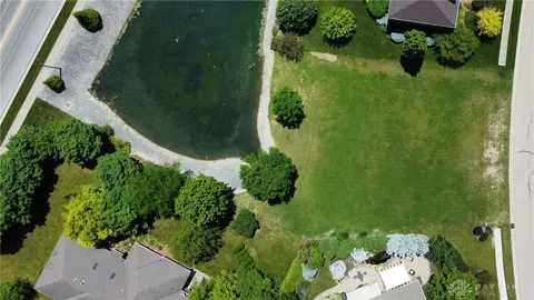 809 Kimmel Trl, Brookville, OH 45309