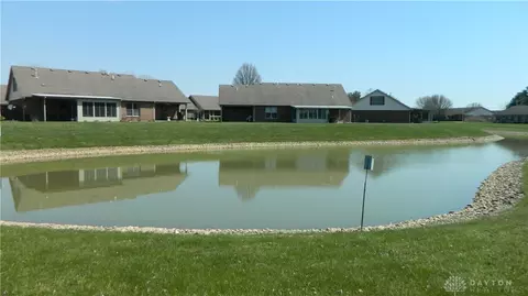 1952 Willow Lakes Dr, Springfield, OH 45502 photo 2