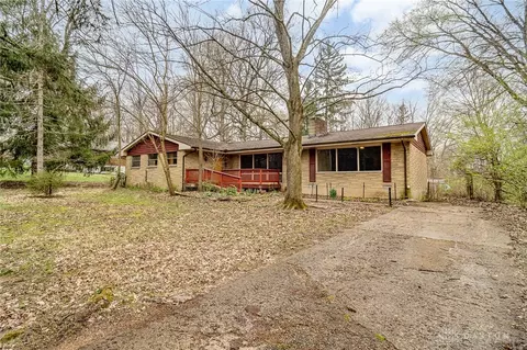 3688 Cedarwood Ln, Dayton, OH 45430