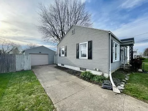1401 Amherst Rd, Springfield, OH 45504 photo 2