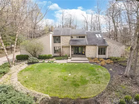 454 Rolling Timber Trl, Kettering, OH 45429