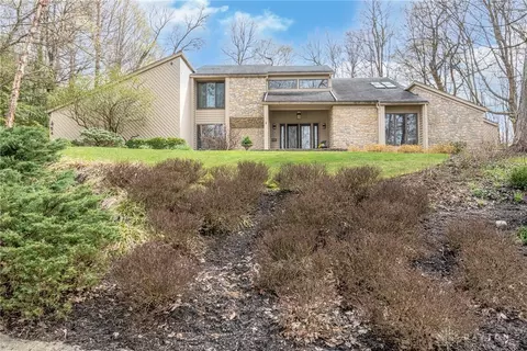 454 Rolling Timber Trl, Kettering, OH 45429 photo 2