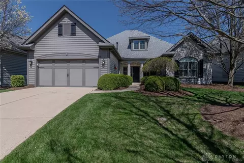 1141 Club View Dr, Centerville, OH 45458