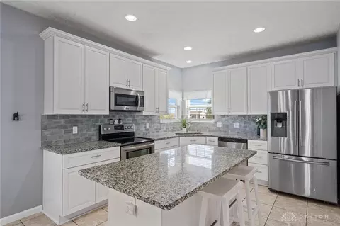 120 E Pugh Dr, Springboro, OH 45066 photo 17
