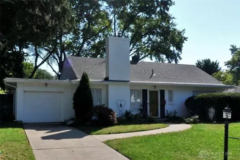 3858 Kenwick Dr, Dayton, OH 45429