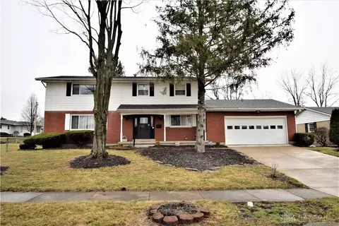 2820 Rockford Dr, Springfield, OH 45503