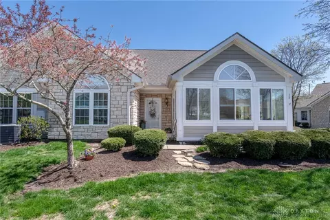 38 Edinburgh Village Dr, Dayton, OH 45458