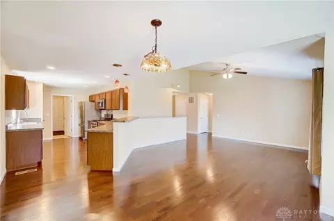 410 Thomas Pointe Ct, Monroe, OH 45050 photo 12