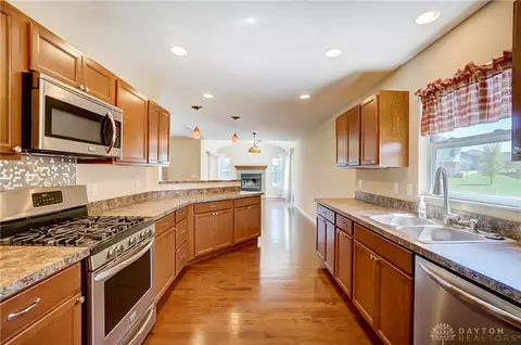 410 Thomas Pointe Ct, Monroe, OH 45050 photo 3