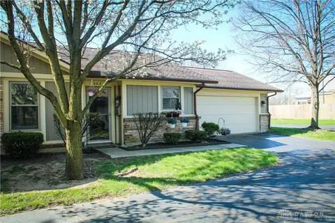 303 Gardengrove Way, Englewood, OH 45322