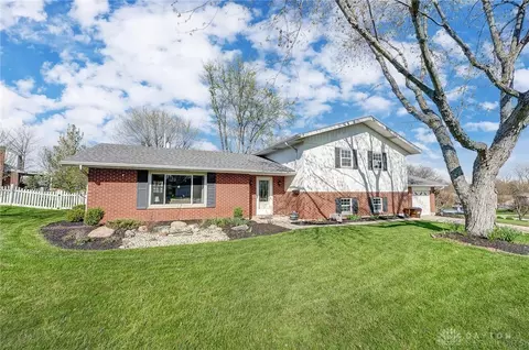 926 Rayberta Dr, Vandalia, OH 45377