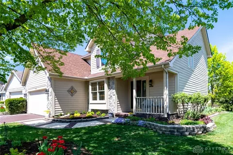 2742 Greenridge Cir, Dayton, OH 45431