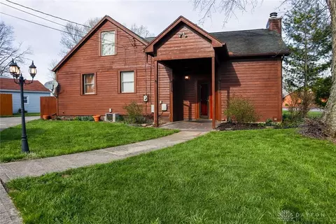 3333 Paris Dr, Moraine, OH 45439