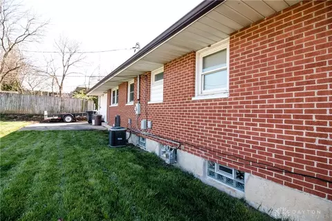 796 Wagon Wheel Dr, Dayton, OH 45431 photo 2