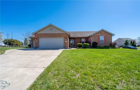 1285 Kenton Way, Troy, OH 45373