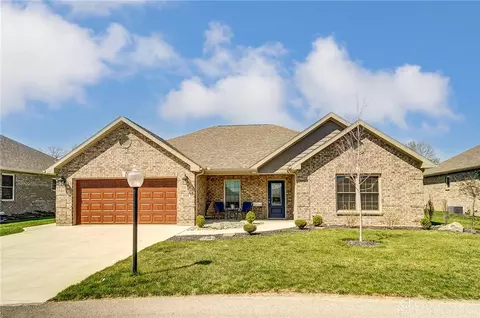 843 W Bentley Cir, Troy, OH 45373