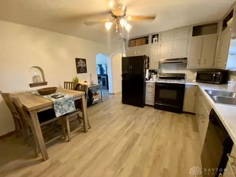 528 E Home Rd, Springfield, OH 45503 photo 8