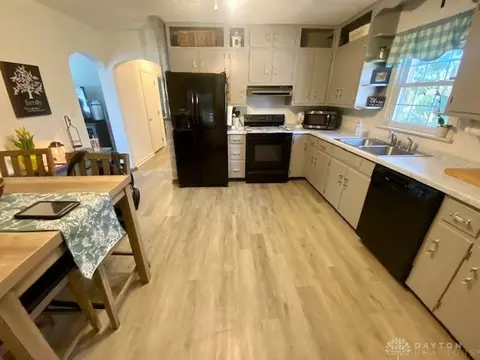 528 E Home Rd, Springfield, OH 45503 photo 7