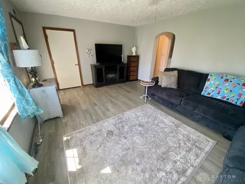 528 E Home Rd, Springfield, OH 45503 photo 4