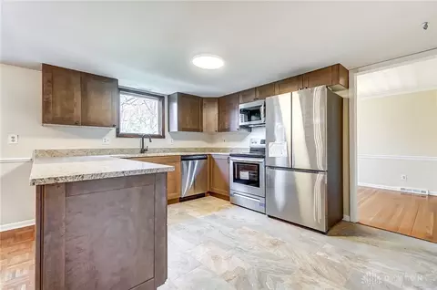 1013 Rio Ln, Kettering, OH 45429 photo 15