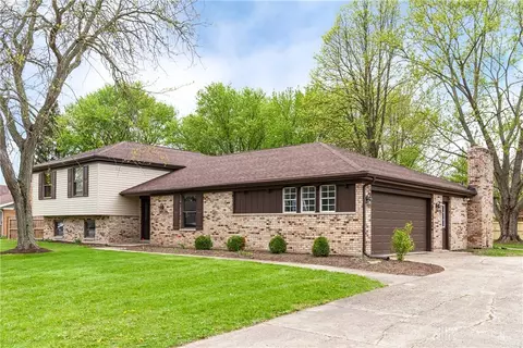 6780 Roberta Dr, Tipp City, OH 45371