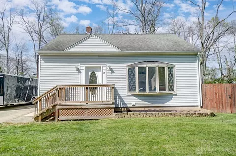 15 Maple Hill Dr, Dayton, OH 45449