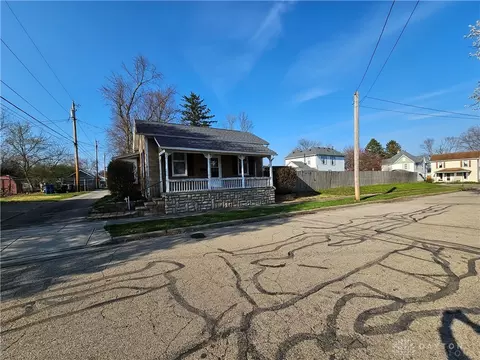 19 E German St, Tipp City, OH 45371