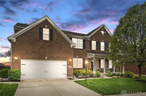 9464 Oak Brook Dr, Centerville, OH 45458