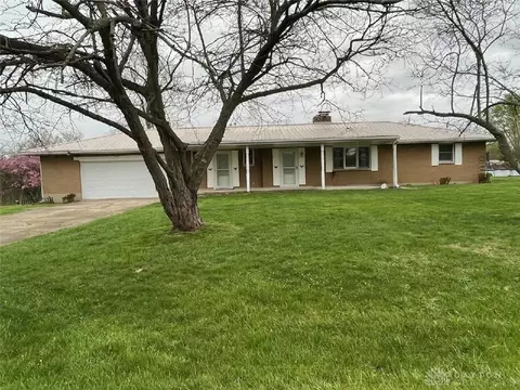 1240 Wolf Rd, West Alexandria, OH 45381