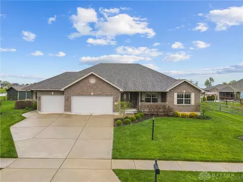 132 Hickory Pointe Dr, Germantown, OH 45327