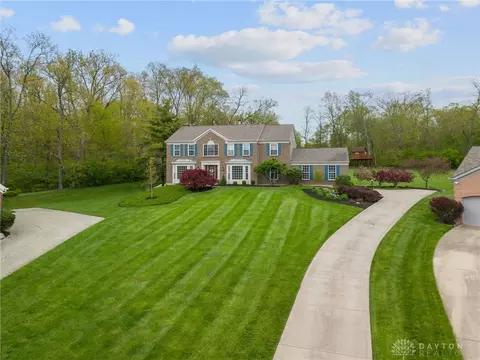 7524 Doe View Dr, West Chester, OH 45069