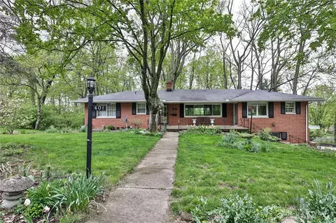 401 Shady Crest Dr, Dayton, OH 45429
