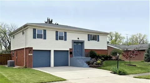 5000 Silver Arrow Dr, Dayton, OH 45424