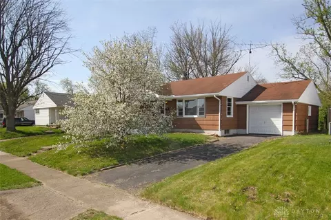555 Lewis Dr, Fairborn, OH 45324