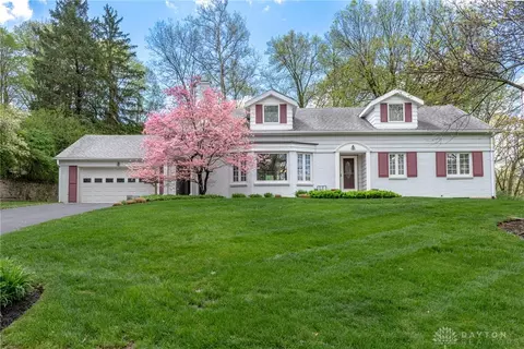 140 Lookout Dr, Oakwood, OH 45409