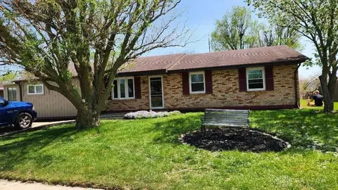 413 Chestnut Dr, Eaton, OH 45320