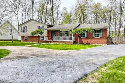 9925 Hackberry Pl, Centerville, OH 45458
